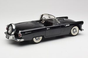 Ford Thunderbird Descapotable Negro Revell 1:18 8818-M1 Metal - imagen 3 de 8