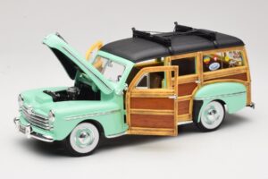 Ford Woody Panel Wagon Verde Menta Road Signature 1:18 20028 Metal - imagen 2 de 8