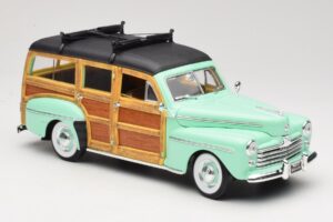 Ford Woody Panel Wagon Verde Menta Road Signature 1:18 20028 Metal - imagen 6 de 8