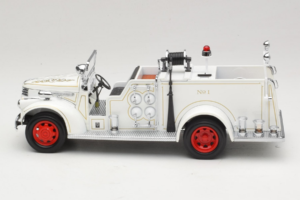 GMC Camión de Bomberos Blanco Road Signature 1:18 20068 Metal - imagen 4 de 9