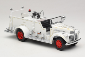 GMC Camión de Bomberos Blanco Road Signature 1:18 20068 Metal - imagen 6 de 9