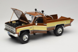 GMC K-2500 Sierra Grande Marrón GreenLight 1:18 13560 Metal - imagen 2 de 8