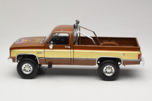 GMC K-2500 Sierra Grande Marrón GreenLight 1:18 13560 Metal - imagen 4 de 8