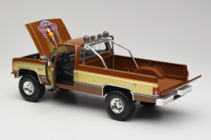 GMC K-2500 Sierra Grande Marrón GreenLight 1:18 13560 Metal - imagen 5 de 8