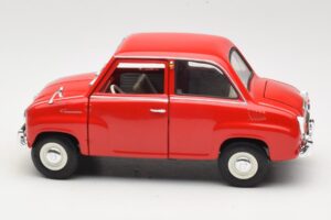Goggomobil T 250 Rojo Revell 1:18 8952 Metal - imagen 3 de 7