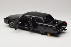 Chrysler Imperial Black Beauty Green Hornet TV Series AUTOart 1:18 71546 Metal - imagen 5 de 8
