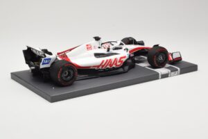 Haas VF-22 #20 K. Magnussen Bahrain GP 2022 Minichamps 1:18 117220120 Metal - imagen 3 de 6