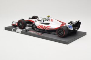Haas VF-22 #47 M. Schumacher Bahrain GP 2022 Minichamps 1:18 117220147 Metal - imagen 5 de 6
