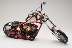 Harley-Davidson West Coast Choppers Diablo Soft Tail Oro Rojo Minichamps 1:5 JJ04-05-03 Metal - imagen 5 de 6