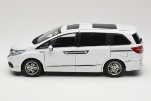 Honda Elysion Blanco OEM 1:18 430056 Metal - imagen 4 de 8