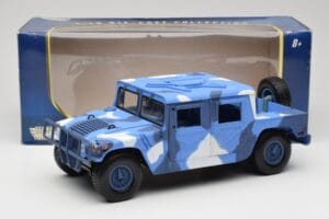 Hummer H1 Humvee Azul & Blanco Motormax 1:18 73157 Metal - imagen 8 de 8