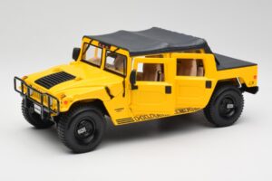 Hummer H1 Soft Top Amarillo Maisto 1:18 56041 Metal - imagen 2 de 8