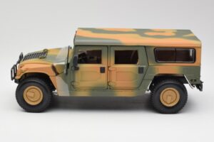 Hummer H1 Station Wagon Military Maisto 1:18 56049 Metal - imagen 4 de 8