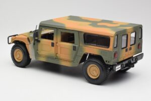 Hummer H1 Station Wagon Military Maisto 1:18 56049 Metal - imagen 7 de 8