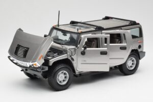 Hummer H2 Plata Maisto 1:18 7449569 Metal - imagen 2 de 8