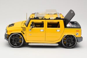 Hummer H2 SUT Concept Amarillo Maisto 1:18 31067 Metal - imagen 4 de 8