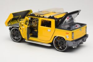 Hummer H2 SUT Concept Amarillo Maisto 1:18 31067 Metal - imagen 5 de 8