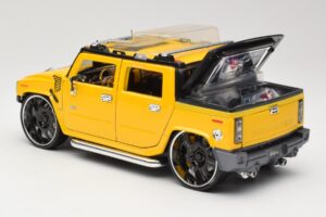 Hummer H2 SUT Concept Amarillo Maisto 1:18 31067 Metal - imagen 7 de 8