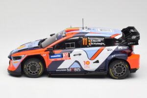 Hyundai i20 N Rally1 #11 T. Neuville / M. Wydaeghe Rally Sweden 2024 IXO 1:18 18RMC201 Metal - imagen 3 de 6