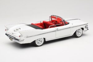 Imperial Crown Descapotable Blanco Road Signature 1:18 20138 Metal - imagen 3 de 8