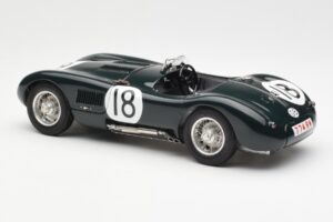Jaguar C-Type #18 T. Rolt / D. Hamilton 24 Hours of Le Mans Winner 1953 CMC 1:18 M-195 Metal - imagen 5 de 6