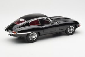 Jaguar E-Type 3.8 Series 1 Negro Kyosho 1:18 08954BK Metal - imagen 3 de 8
