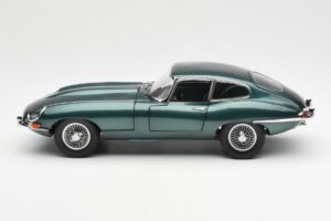 Jaguar E-Type 3.8 Series 1 Verde Oscuro Kyosho 1:18 08954DG Metal - imagen 4 de 8