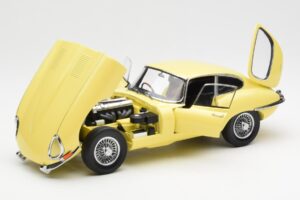 Jaguar E-Type 3.8 Series 1 Amarillo Claro Kyosho 1:18 08954LY Metal - imagen 2 de 8