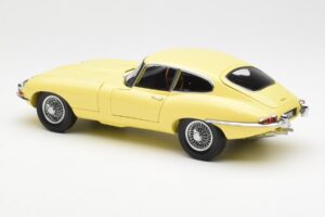 Jaguar E-Type 3.8 Series 1 Amarillo Claro Kyosho 1:18 08954LY Metal - imagen 7 de 8