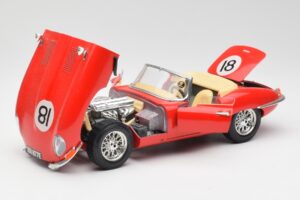 Jaguar E-Type Descapotable Rojo Bburago 1:18 3016 Metal - imagen 2 de 8