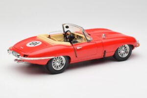 Jaguar E-Type Descapotable Rojo Bburago 1:18 3016 Metal - imagen 3 de 8