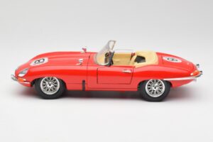 Jaguar E-Type Descapotable Rojo Bburago 1:18 3016 Metal - imagen 4 de 8