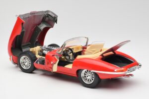 Jaguar E-Type Descapotable Rojo Bburago 1:18 3016 Metal - imagen 5 de 8