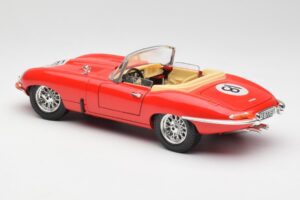 Jaguar E-Type Descapotable Rojo Bburago 1:18 3016 Metal - imagen 7 de 8