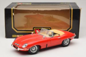 Jaguar E-Type Series 1 Descapotable Rojo Bburago 1:18 3038 Metal - imagen 8 de 8