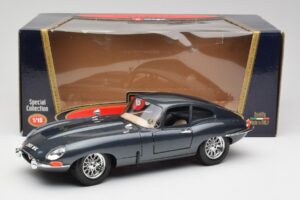 Jaguar E-Type Series 1 Verde Bburago 1:18 3018-M1 Metal - imagen 2 de 8
