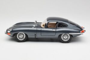 Jaguar E-Type Series 1 Verde Bburago 1:18 3018-M1 Metal - imagen 3 de 8