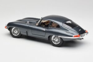 Jaguar E-Type Series 1 Verde Bburago 1:18 3018-M1 Metal - imagen 4 de 8