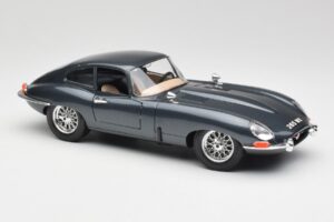 Jaguar E-Type Series 1 Verde Bburago 1:18 3018-M1 Metal - imagen 6 de 8