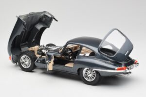 Jaguar E-Type Series 1 Verde Bburago 1:18 3018-M1 Metal - imagen 7 de 8