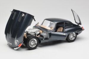 Jaguar E-Type Series 1 Verde Bburago 1:18 3018-M1 Metal - imagen 8 de 8