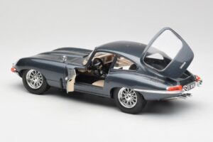 Jaguar E-Type Gris Bburago 1:18 30018 Metal - imagen 5 de 8