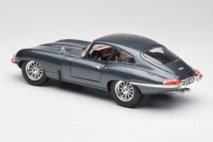 Jaguar E-Type Gris Bburago 1:18 30018 Metal - imagen 7 de 8