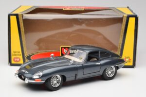 Jaguar E-Type Gris Bburago 1:18 30018 Metal - imagen 8 de 8