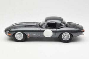 Jaguar E-Type Series 1 Coupe Lightweight Gris Oscuro AUTOart 1:18 73647 Metal - imagen 4 de 8