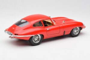 Jaguar E-Type Rojo Bburago 1:18 3018 Metal - imagen 3 de 8
