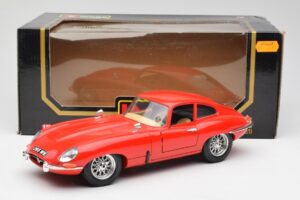 Jaguar E-Type Rojo Bburago 1:18 3018 Metal - imagen 8 de 8