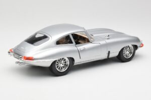 Jaguar E-Type Series 1 Plata Bburago 1:18 3018-M2 Metal - imagen 3 de 8