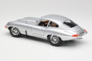 Jaguar E-Type Series 1 Plata Bburago 1:18 3018-M2 Metal - imagen 7 de 8