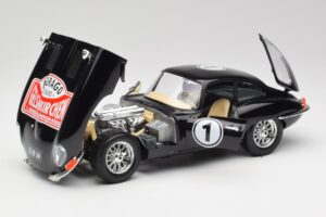 Jaguar E-Type Series 1 #1 British Racing Green Bburago 1:18 3018-M3 Metal - imagen 2 de 8